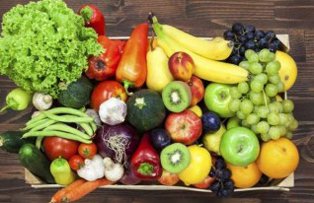 Slabesti mancand cu dieta Watchers