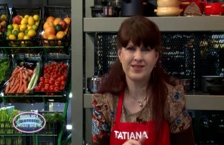 VIDEO / Mama lui Alexandru i-a cantat fiului sau. Asculta cum il "cearta" in versuri