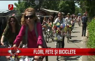 Flori, fete şi biciclete