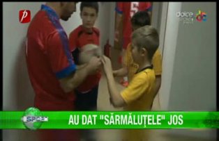 Au dat "sărmăluţele" jos
