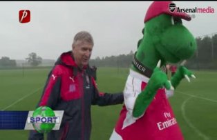 Wenger antrenează şi mascota
