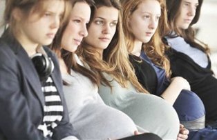 Sapte eleve de 13 si 14 ani s-au întors din tabara insarcinate