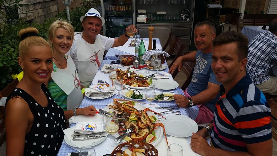 Un român şi-a sărbătorit ziua de naştere în Brazilia, în restaurantul frecventat de Rihanna şi Jennifer Lopez. Vezi despre cine este vorba!