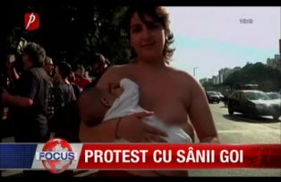 Protest cu sanii goi