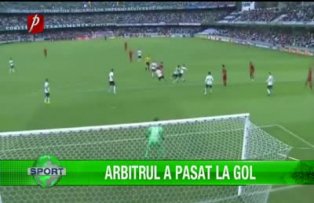 Arbitrul a pasat la gol
