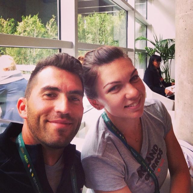 De Moş Nicolae, Simona Halep şi Horia Tecău vor juca tenis cu copiii
