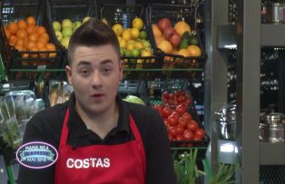 VIDEO / "Nu mai intru cu mama in bucatarie!". Ce i-a facut Florica fiului sau, la "Mama mea gateste mai bine"
