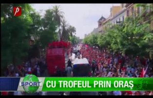 Cu trofeul prin oraş