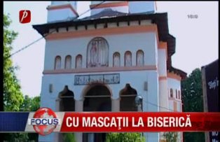 Cu mascatii la biserica