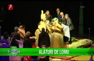 Alături de Lomu