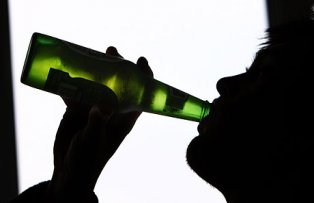 De ce mancam mai mult cand bem alcool
