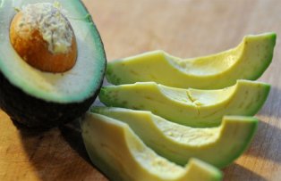 Cum sa mananci avocado ca sa te apere de cancer