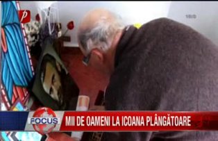 Mii de oameni la icoana plangatoare