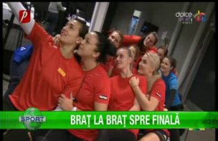 Braţ la braţ spre finală