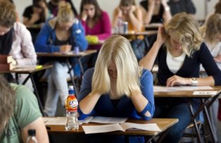 O noua materie obligatorie in scoli si facultati. Ce prevede proiectul de lege