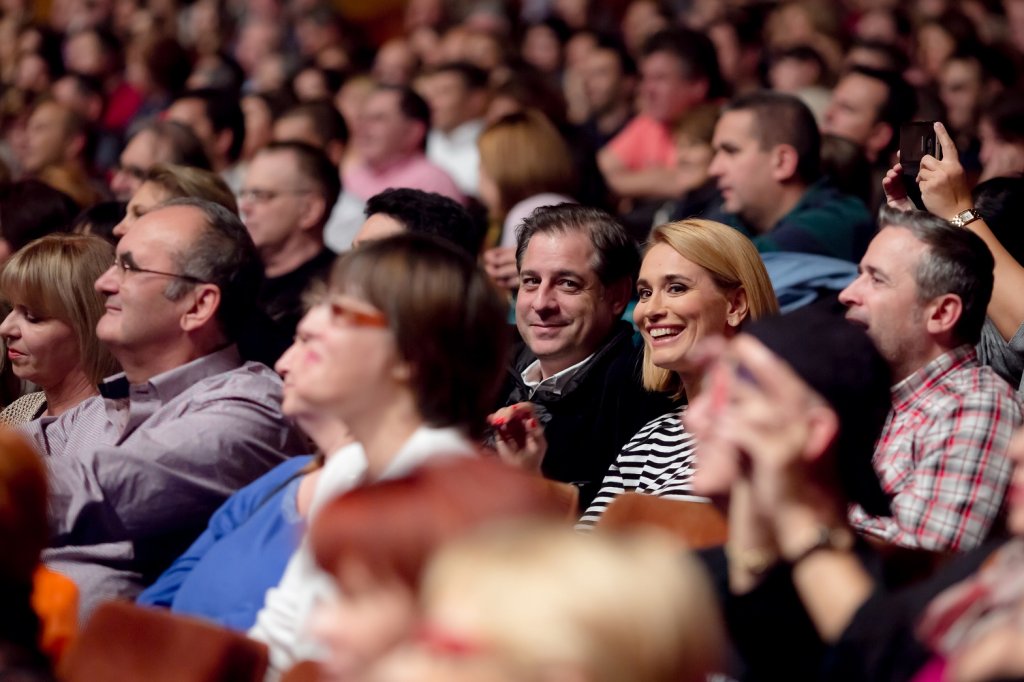 Zucchero a ridicat Sala Palatului în picioare: "Haideţi să dansăm, Ceauşescu nu mai este!"