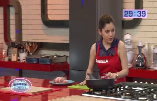 VIDEO / "Eu strig si ma agit!". Cum a reusit Daniela sa o enerveze pe mama sa