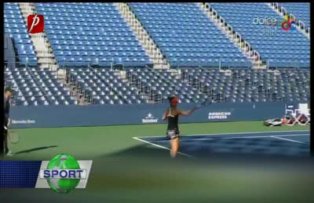 Halep o susţine pe Serena