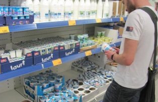 Ce contine iaurtul cu fructe. La ce trebuie sa fii atent cand citesti eticheta