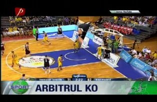 Arbitrul KO