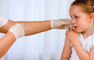 Proiectul legii vaccinarii. Ce sanctiuni risca sa primeasca parintii care refuza vaccinarea copiilor