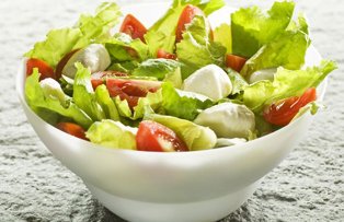Dieta mediteraneana tine la distanta cancerul si depresia