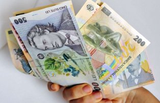 Salariile bugetarilor vor creste cu pana la 70% in urmatorii trei ani