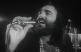 VIDEO / Top 5 melodii de dragoste ale lui Demis Roussos