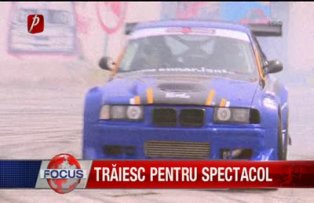 Traiesc pentru spectacol