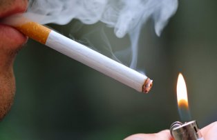 Riscuri majore! Ce se intampla in corpul tau daca fumezi imediat dupa masa