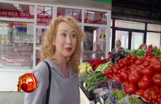 VIDEO / Xonia, refuzata de o vanzatoare din piata. Cum a reactionat vedeta cand femeia i-a spus ca n-o serveste