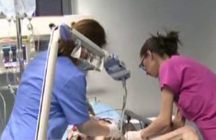 VIDEO / Caz inspaimantator la "Apel de urgenta". Soarta unui barbat subnutrit, bolnav de cancer, i-a ingrozit pe medici