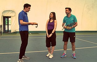 Cornel Ilie testeaza tehnologia pe terenul de tenis, la Playtech