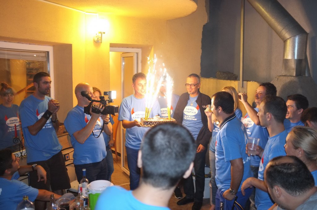 Petrecere surpriză de ziua lui Şerban Huidu!