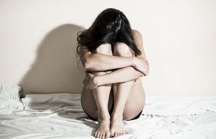 Eleva de 16 ani, violata de un necunoscut sub amenintarea cutitului