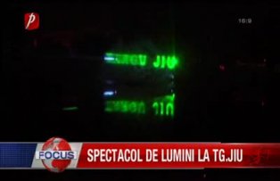 Spectacol de lumini la Targul Jiu