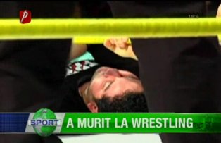 A murit la wrestling