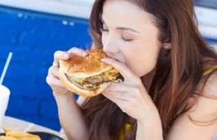 Ce alimente pot creste riscul de cancer