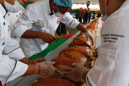 Record Guinness pentru cea mai mare cină tradiţională de Crăciun, stabilit în Venezuela!