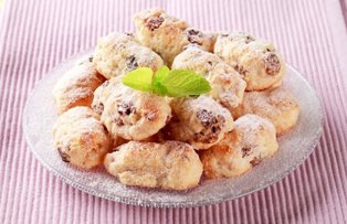 Cornulete cu nuca si gem