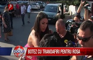 Botez cu trandafiri pentru Rosa