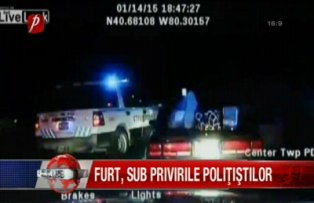 Furt sub privirile politistilor