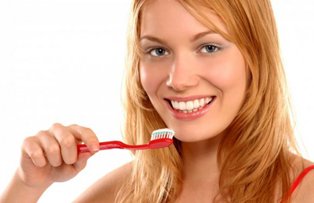 Solutii naturale pentru a avea dinti sanatosi