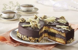 Retete festive: Tort cu ciocolata si migdale