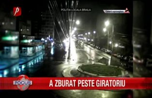 A zburat peste giratoriu