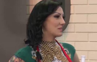 VIDEO / Este a treia oara in bucataria "Mama mea gateste mai bine". Ce gateste Tina astazi