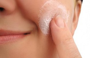 Produse pe care nu trebuie sa le aplici niciodata pe fata