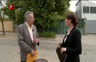 VIDEO / TIR-urile care trec pe strada lor le-au distrus casele. Cum vor cativa braileni sa-si faca dreptate