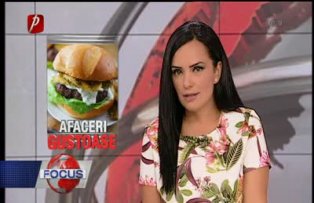 Burger cu afine şi murături