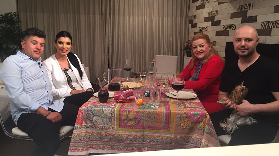 Maria Cârneci şi Andreea Tonciu vs. Mihai Mitoşeru şi Florin Măxineanu la Super Cireaşa de pe tort
